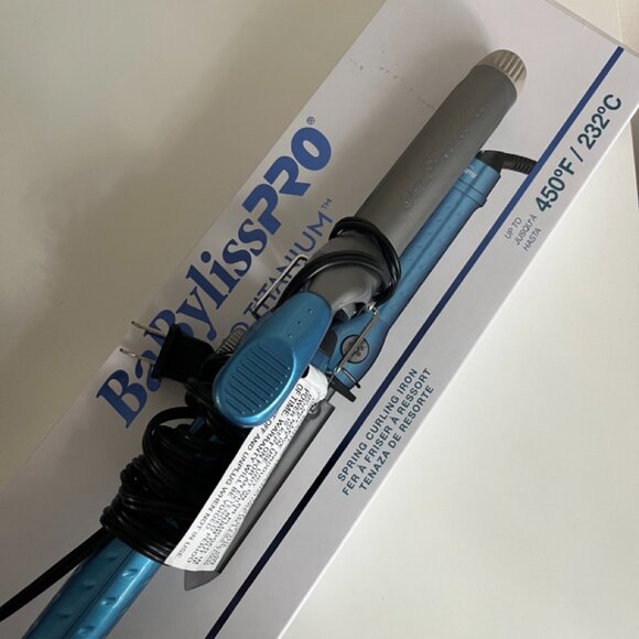 Babyliss Nano Titanium Spring Curling Iron - Picture 4 of 5